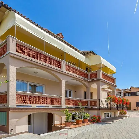 Nevia Apartament